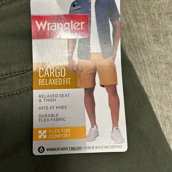 Men's Wrangler 42 XL Shorts Olive Green Cargo Utility Carpenter Stretch Relaxed - Picture 7 of 9